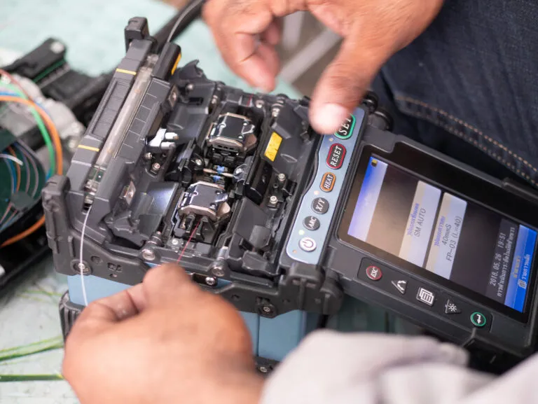 About Us_Service_Fiber Cable Splicing